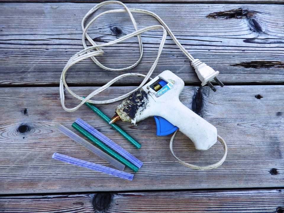 HOT GLUE GUN