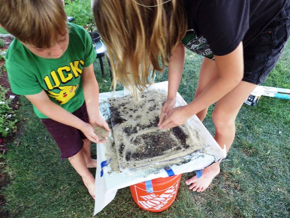 KIDS SPRINKLING SAND