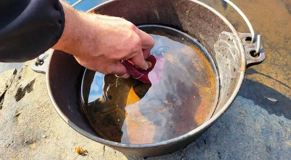 Oiling Camp Oven
