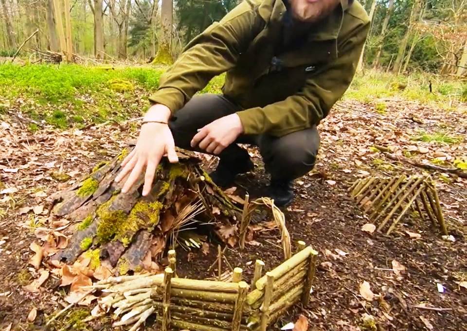 VARIOUS MINIATURE SHELTERS