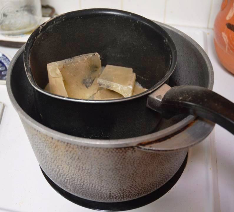WAX MELTING IN POT