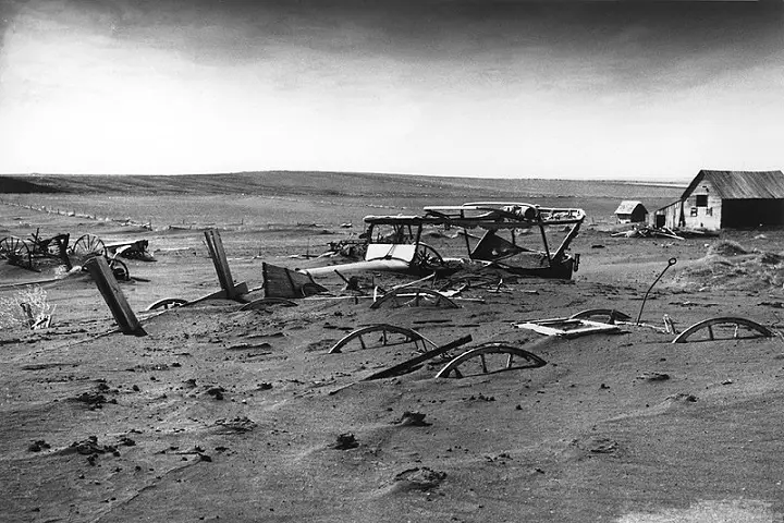 Dust Bowl Black and White