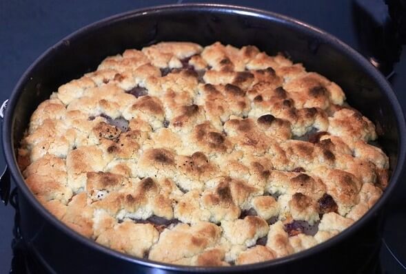 Dutch Oven Apple Cobbler