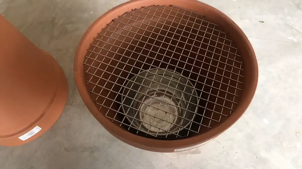 Grate in Pot