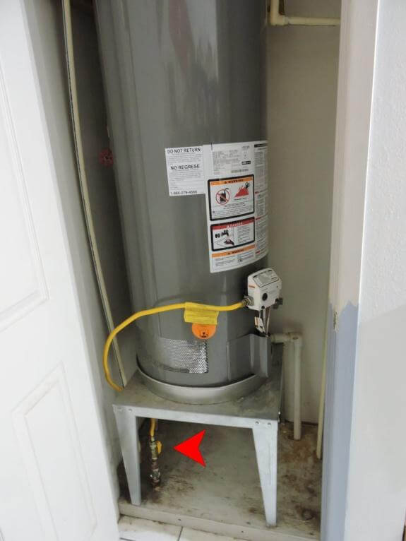 Hot Water Heater With Drain Valve