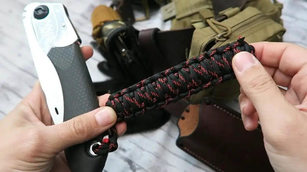Paracord Dangler