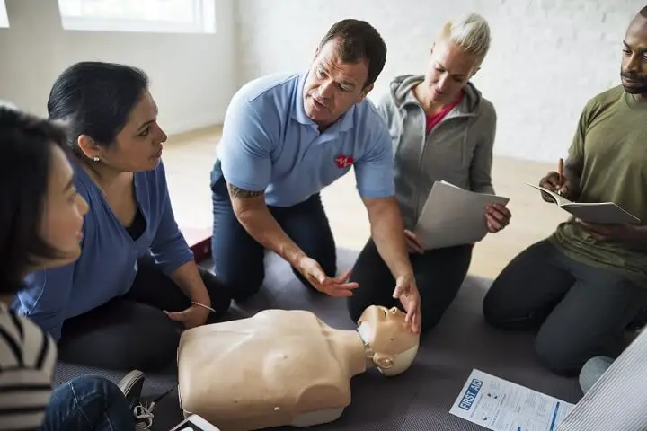 People Learning First Aid