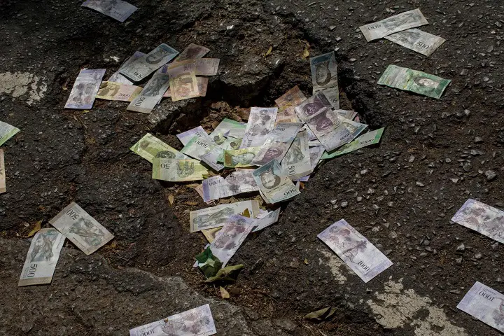 Worthless Currency Litter